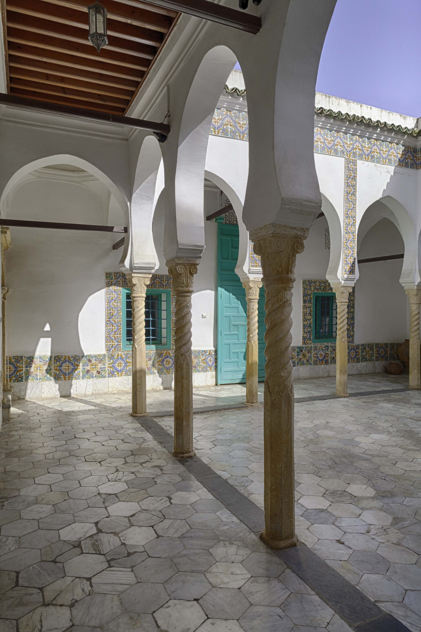 وسط الدار (1)