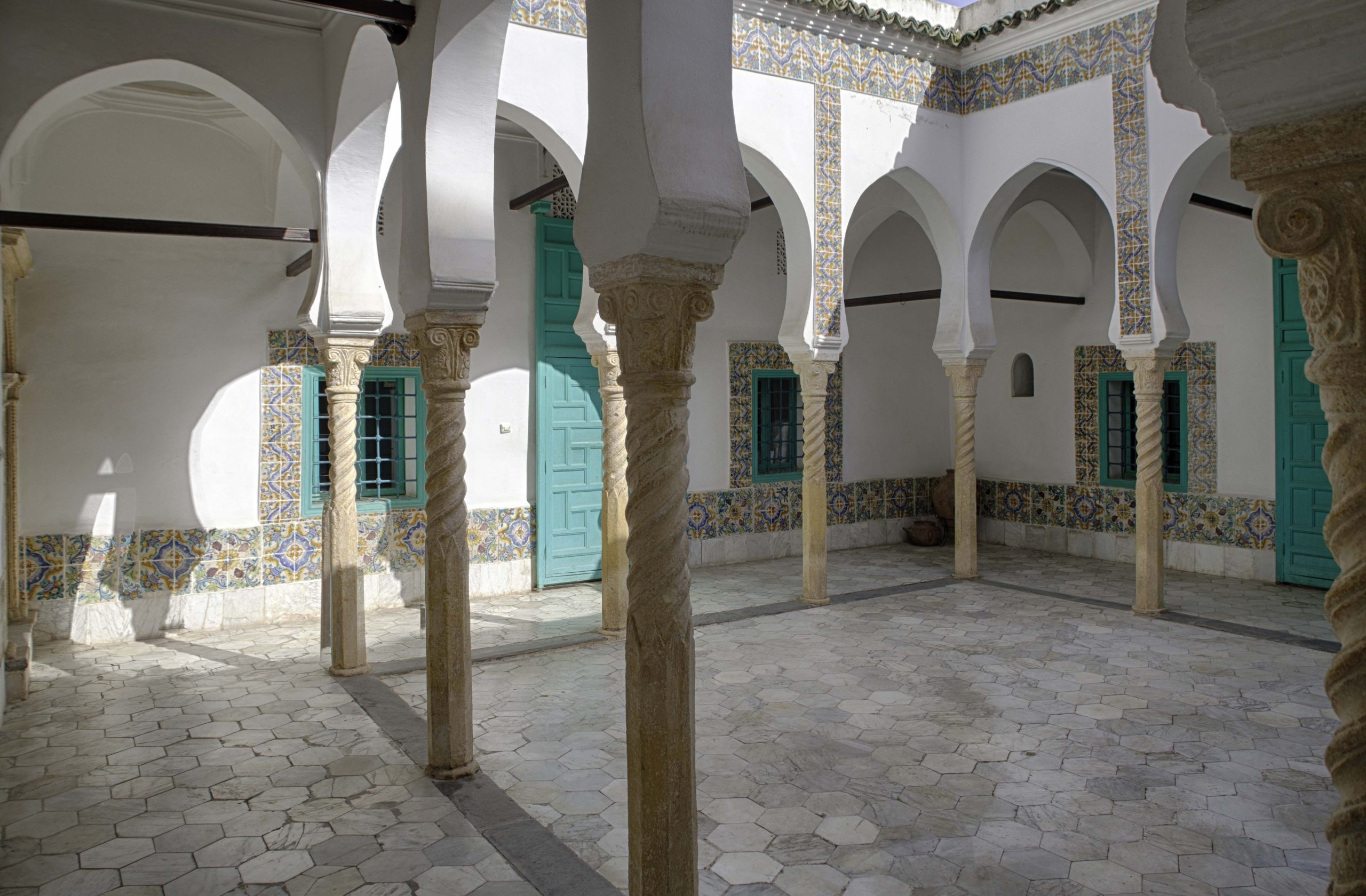وسط الدار (3)