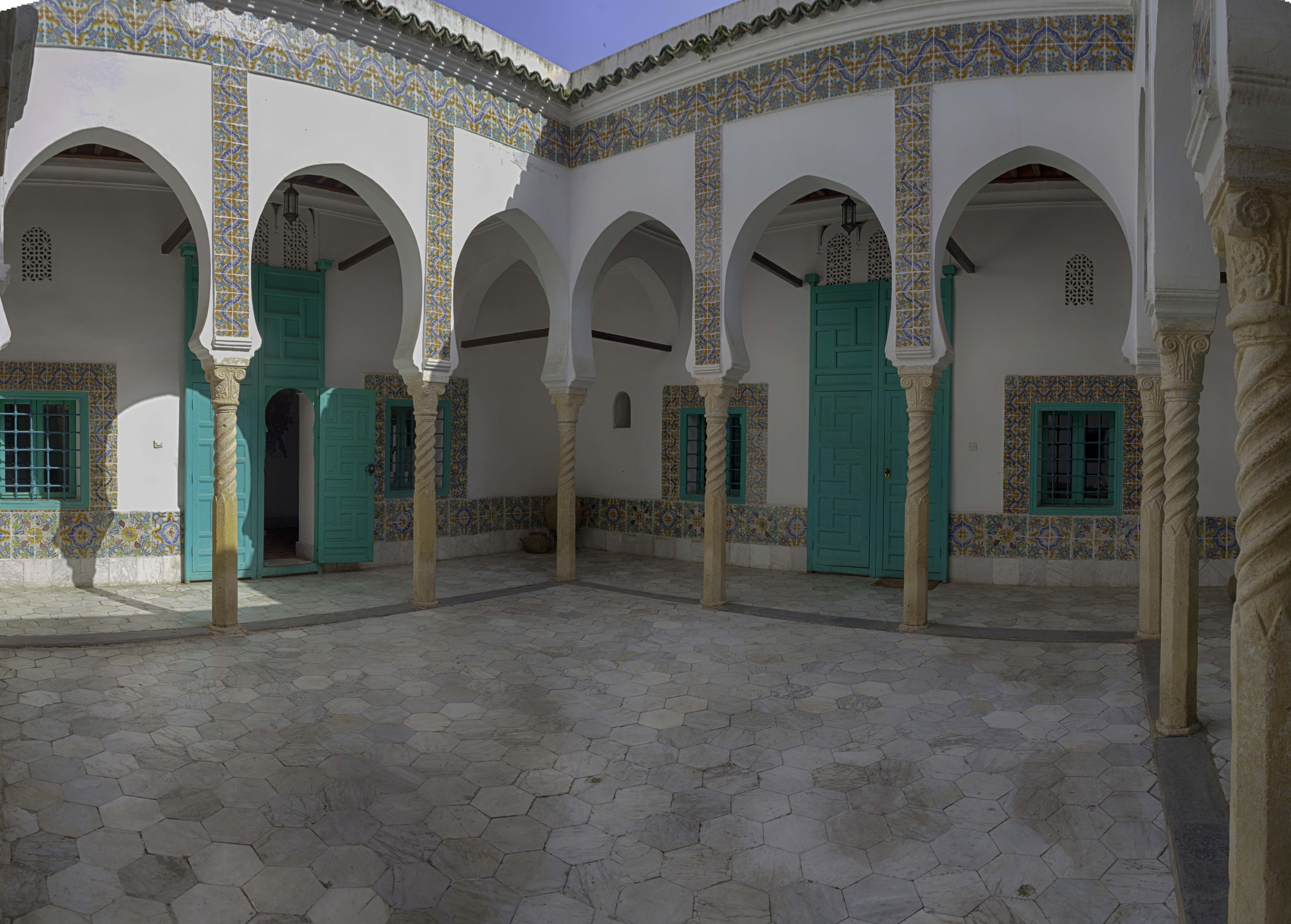وسط الدار (4)