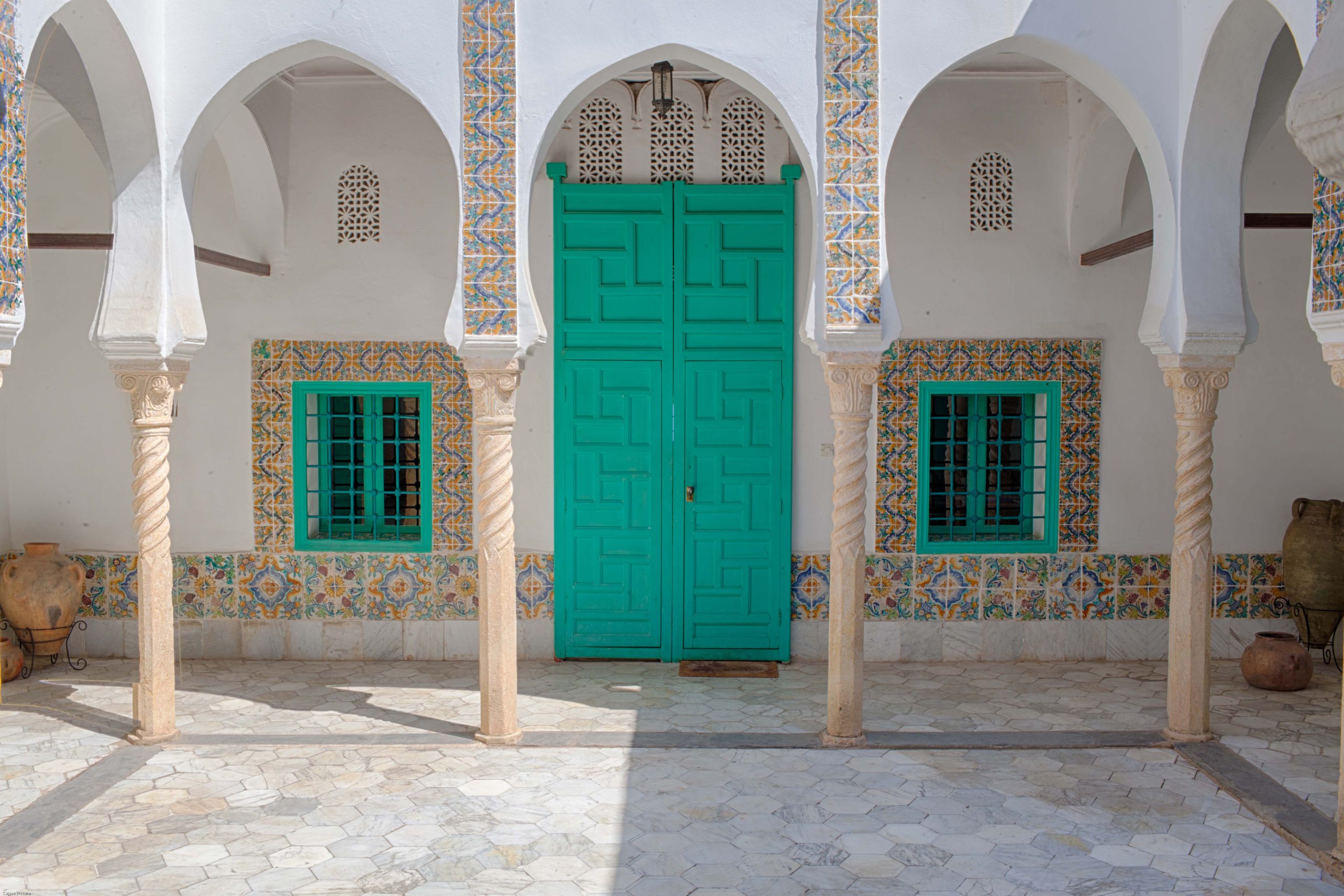 وسط الدار (5)