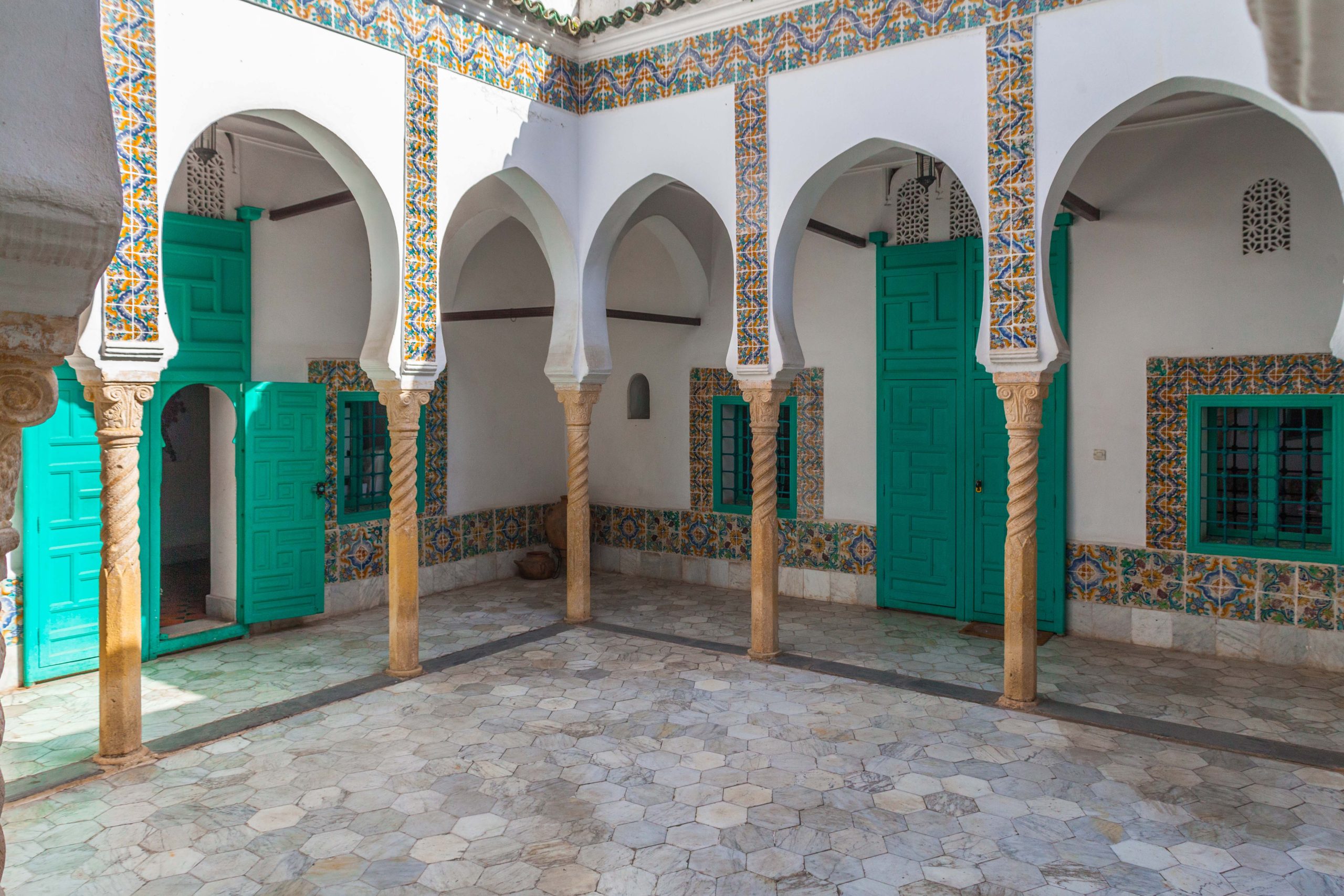 وسط الدار (7)